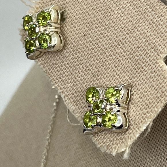 Vintage Sterling Silver Natural Green Peridot Gemstone Necklace & Earring Set - Picture 4 of 17